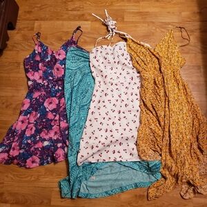 Bundle Of 4 Womens Medium To Large Summer Dresses #womensdresses #minidresses
